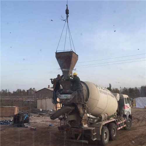 文山“精准瞄准”—— 吊车的 “定位导航” 技术